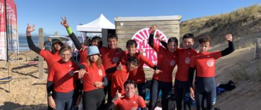 Les ados en colo surf & skate sur la plage des caonches